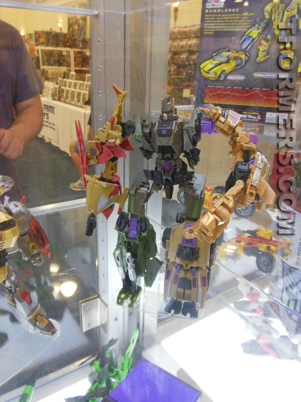 Transformers=botcon 2013 Generatations Prime Paltinum  (62 of 424)